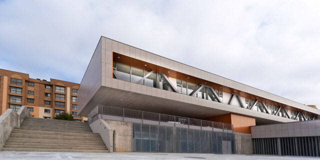 Contratas y Obras San Gregorio SA - Centro de mayores y biblioteca en Valladolid
