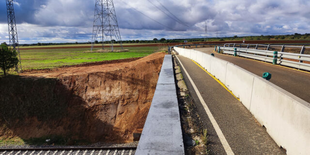 Contratas y Obras San Gregorio SA - Reposición elementos de contención puente La Hiniesta Diputación de Zamora - San Gregorio