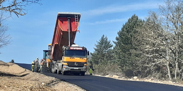 Contratas y Obras San Gregorio SA - Refuerzo del firme en Sagallos (Zamora)